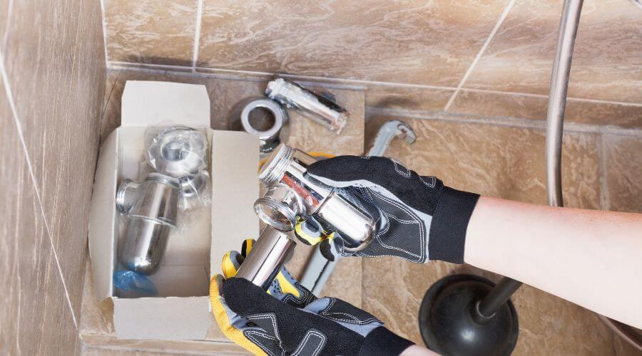 Professional gutter cleaning in Kahlotus, WA
